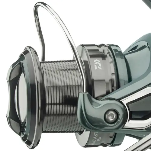 Kolowrotek Daiwa Emcast 25A